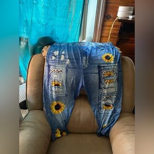 Mock jean leggins with cute detail